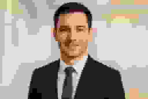 Best Backgrounds For Linkedin Headshots