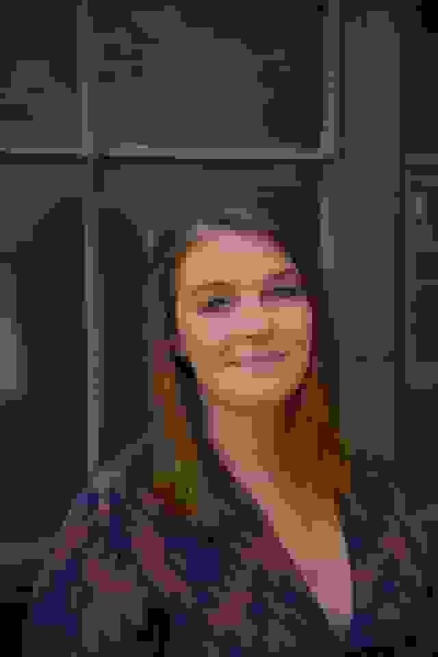 ai-linkedin-photo-generator-result-woman