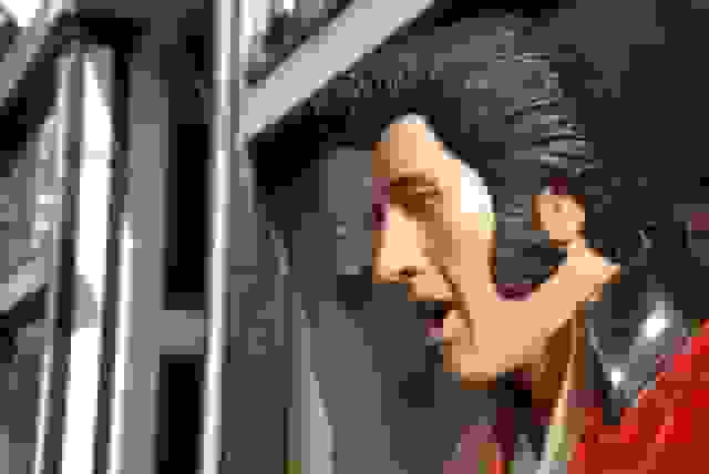 fake-linkedin-headshot-ai