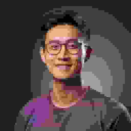 Where to get realisitc AI headshots? Find out here cover image